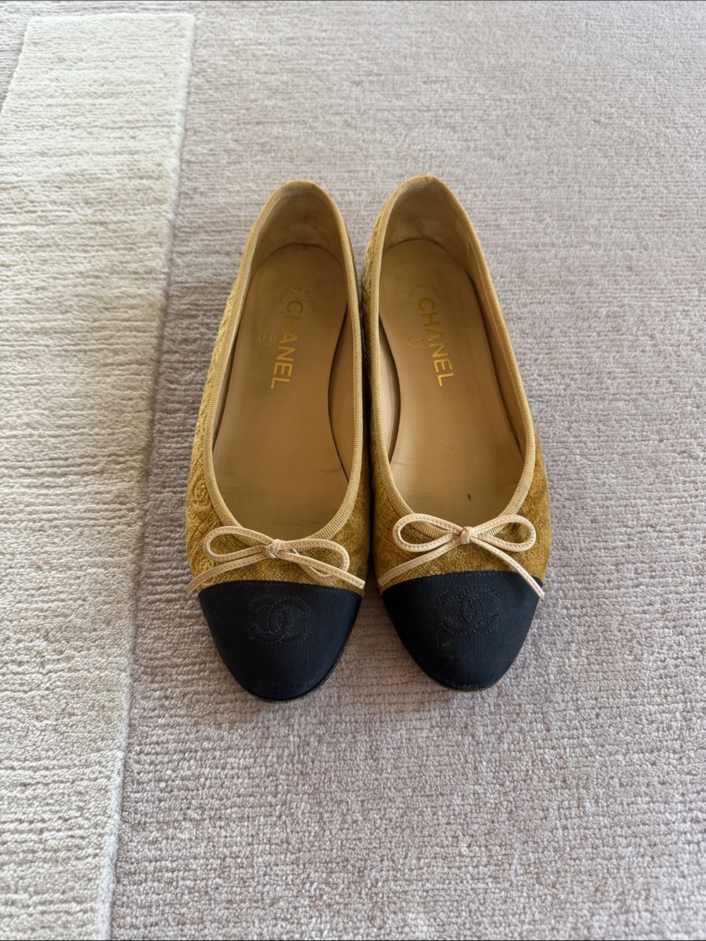 CHANEL Black Cap-Toe & Tan Bow Ballet Flats